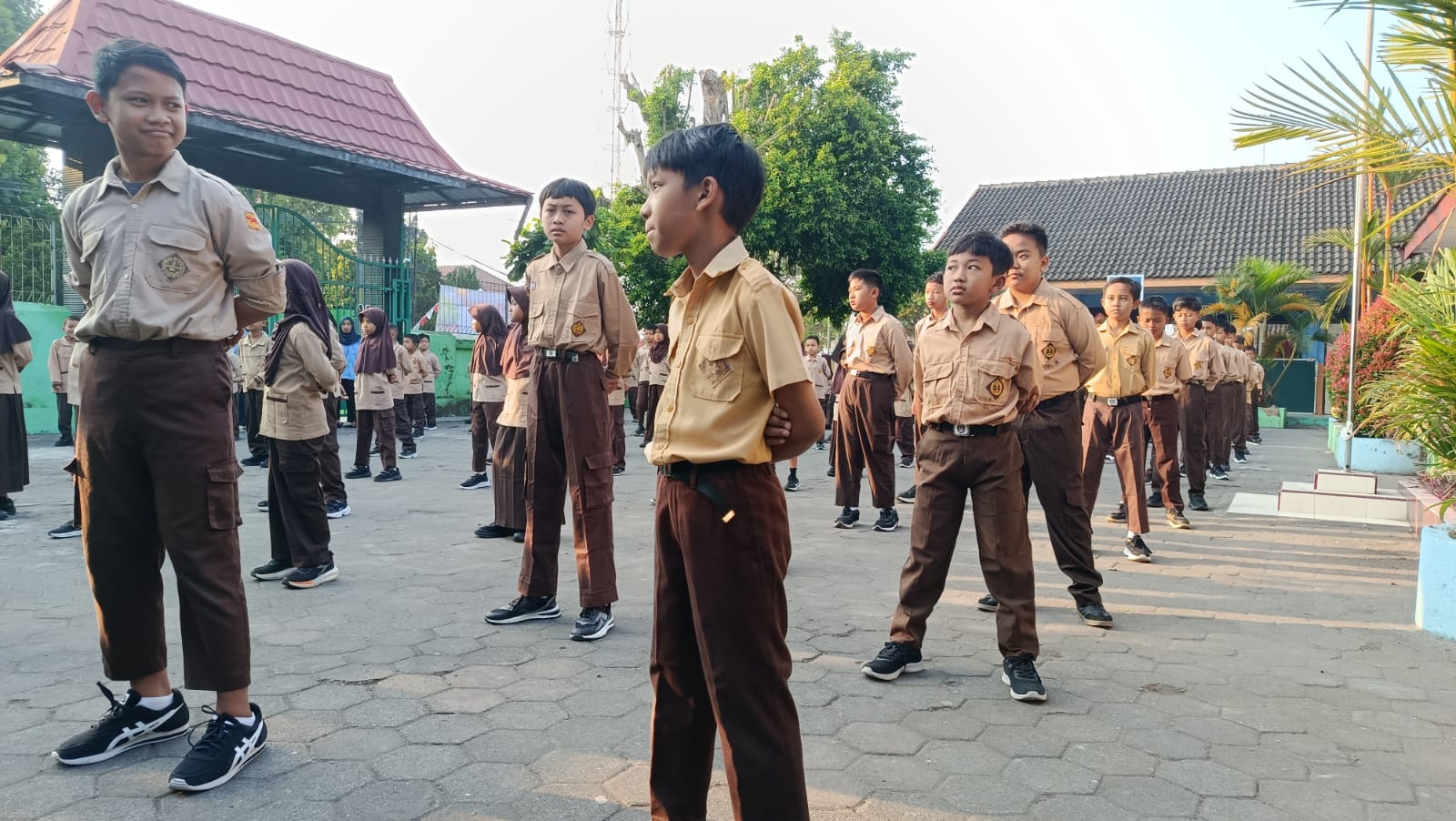 Hari Kedua MPLS: Belajar Kompak, Berani, dan Peduli Lingkungan