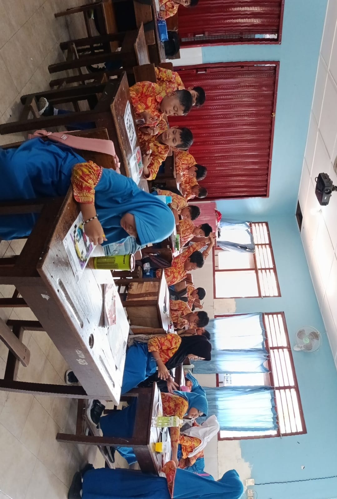 Belajar Perkalian Jadi Lebih Seru! Kelas 4 SD Negeri Karanganyar Asyik Bermain Emoji dan Menyusun Kesepakatan Kelas